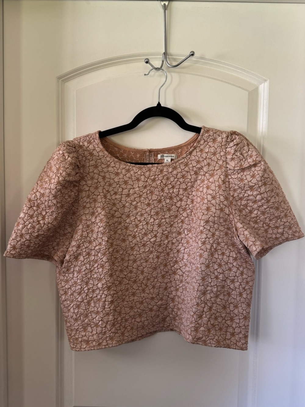 Versona Floral Textured Puff Sleeve Cropped Top - Size XL